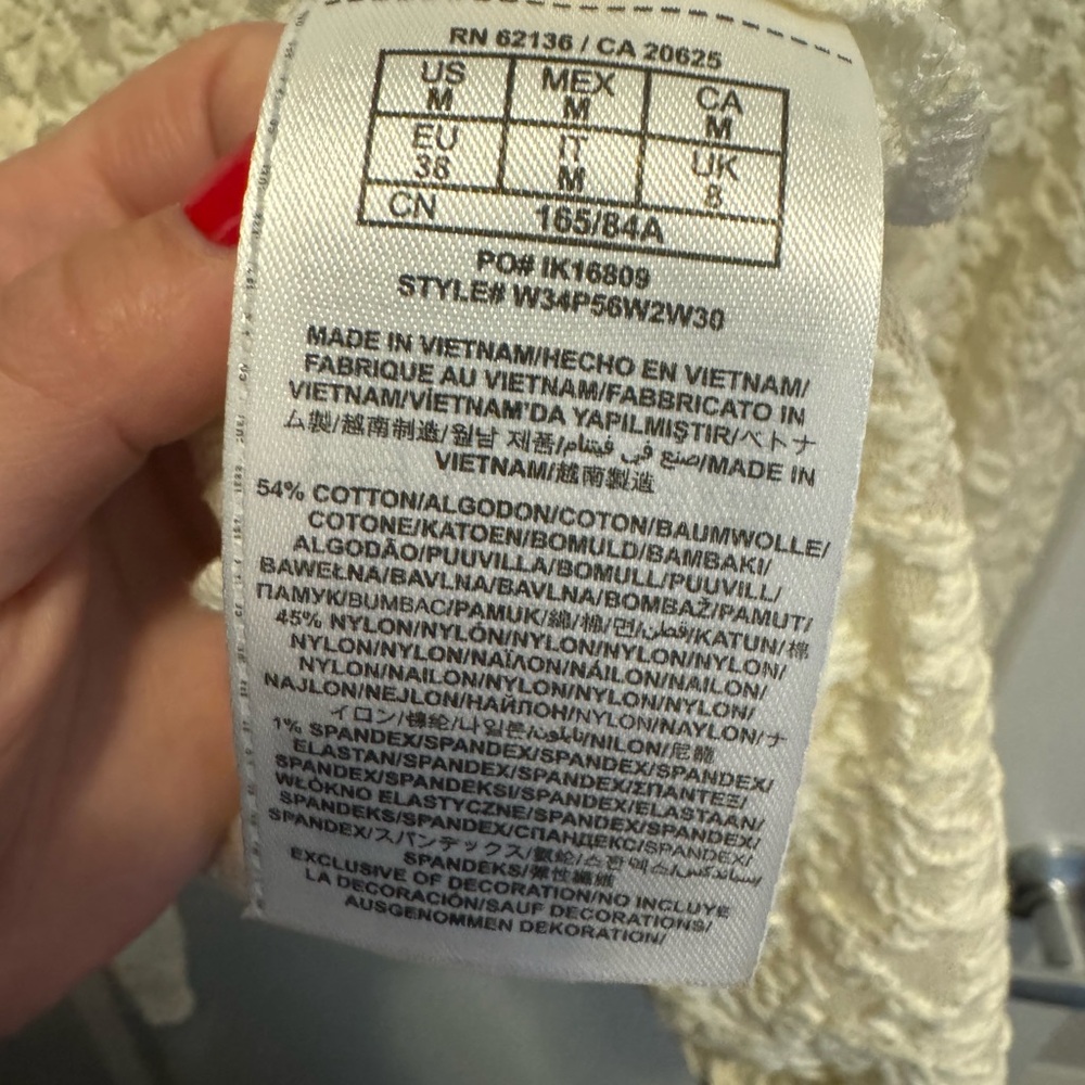 Guess - Ivory White Top - Size Medium - Picture 6 of 6